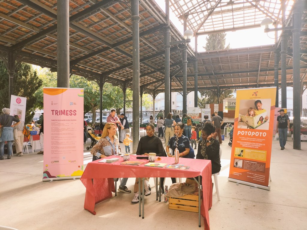 30 de Noviembre 🗓️participamos en <a href="/reasmurcia/">Reas Murcia</a> con  una mesa de mujeres #afroemprendedoras  Moderada por la periodista 🧑🏾‍🏫Lucía Hernández  y la participación de: Valeri Odorm (ceramista)
Soukania Talati ( bailarina y coreógrafa) y  <a href="/makevuy/">Alejandra Ntutumu</a> ( Escritora y Editora en <a href="/potopoto/">paul</a> 🧑🏾‍🏫
❤️