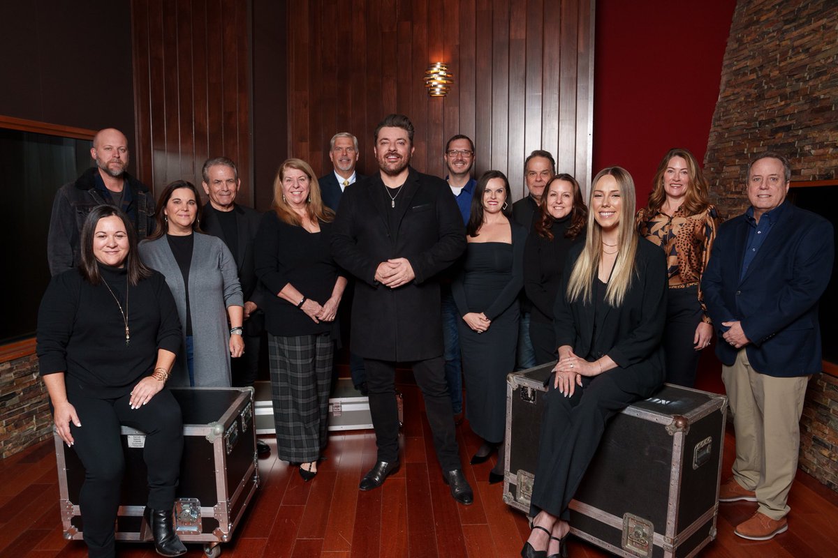 ChrisYoungMusic tweet media