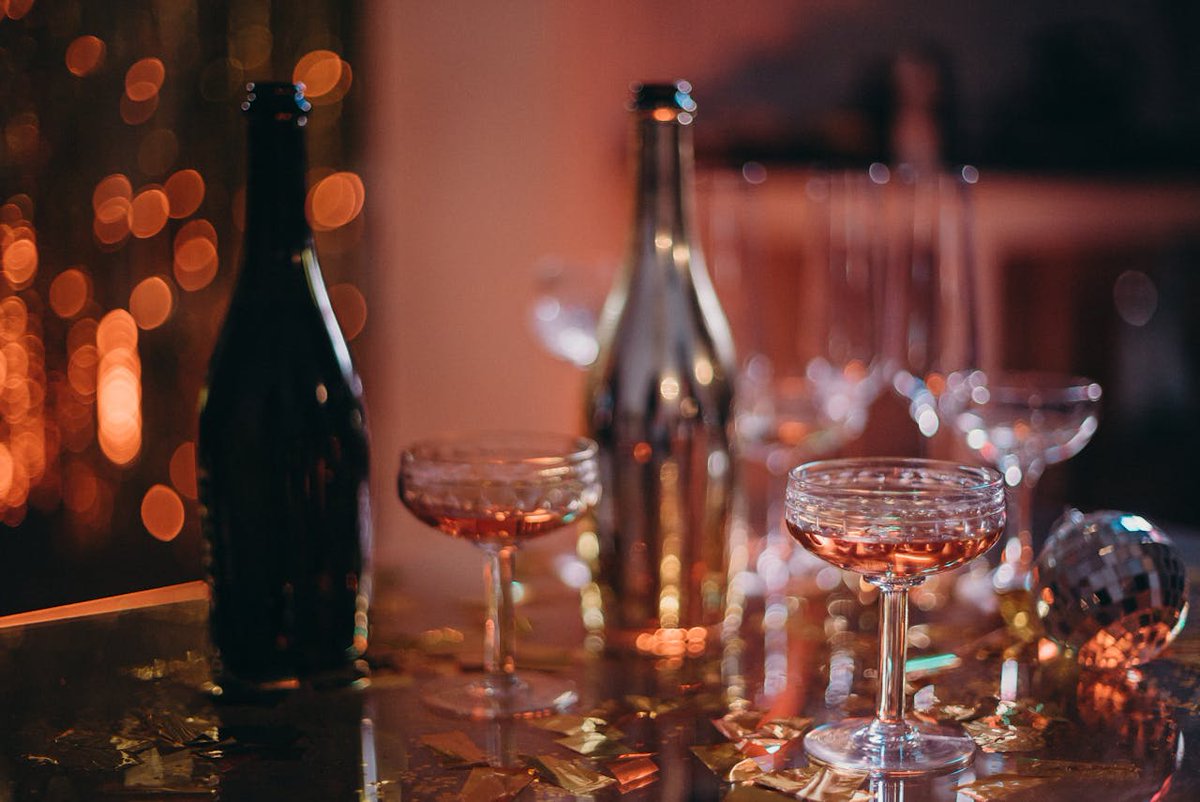 Bespoke Black Book (@thebespokebook) on Twitter photo The first part of our epic Christmas and New Year's drinks guide is here, all thanks to @dinehard!
bespokeblackbook.com/christmas-and-ā¦
#bespokeblackbook #christmasdrinks #wineandspirits <a href="/nichecocktails/">NicheĀ® Cocktails</a> <a href="/RockRoseGin/">Rock Rose Gin</a> <a href="/haymansgin/">Hayman's Gin</a> <a href="/etanrum/">Etanrum</a> <a href="/DellaViteDrinks/">Della Vite</a> <a href="/Bolneyestate/">Bolney Wine Estate</a> The first part of our epic Christmas and New Year's drinks guide is here, all thanks to @dinehard!
bespokeblackbook.com/christmas-and-ā¦
#bespokeblackbook #christmasdrinks #wineandspirits <a href="/nichecocktails/">NicheĀ® Cocktails</a> <a href="/RockRoseGin/">Rock Rose Gin</a> <a href="/haymansgin/">Hayman's Gin</a> <a href="/etanrum/">Etanrum</a> <a href="/DellaViteDrinks/">Della Vite</a> <a href="/Bolneyestate/">Bolney Wine Estate</a>