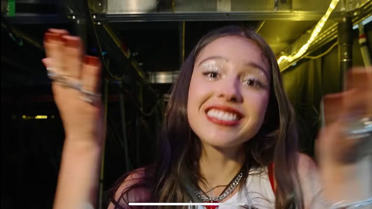iliv4uolivia's tweet photo. goshhh sheโs so happy sheโs crying aaahhh we love u liv!! pls come back to Philippines๐ฅน๐ฅน @oliviarodrigo #GUTSTourPH ๐โจ https://t.co/1YbKgeeTvF