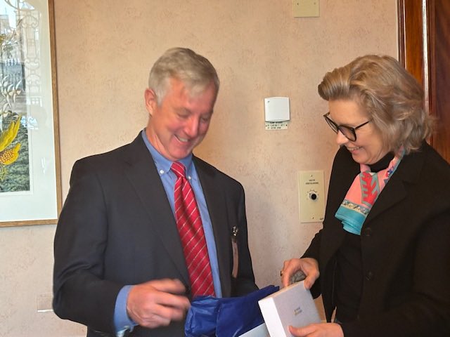 Tony Banbury (@tonybanbury) on Twitter photo It was an honor to meet <a href="/MCederfelt/">Margareta Cederfelt</a> & her colleagues from 🇸🇪delegation to <a href="/IPUparliament/">IPUparliament</a>. I admire greatly their focus on strengthening democracy, & was pleased to discuss how intl cooperation can advance our shared objectives. Thank you <a href="/Sida/">Sida</a> for your continued leadership! It was an honor to meet <a href="/MCederfelt/">Margareta Cederfelt</a> & her colleagues from 🇸🇪delegation to <a href="/IPUparliament/">IPUparliament</a>. I admire greatly their focus on strengthening democracy, & was pleased to discuss how intl cooperation can advance our shared objectives. Thank you <a href="/Sida/">Sida</a> for your continued leadership!