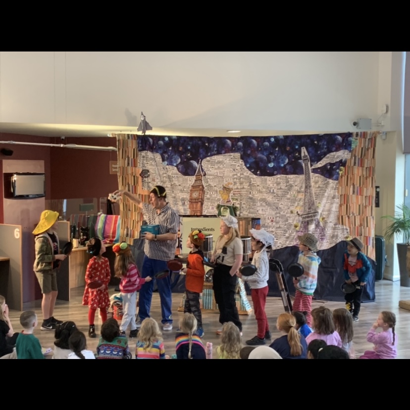 TraffLibraries's tweet photo. ✨ We had a magical time at Sale Library on Saturday watching Peter Pan and Captain Hook by @BoosterCushion. Here are some of our favourite moments from the day! https://t.co/mrsgoq3sSM