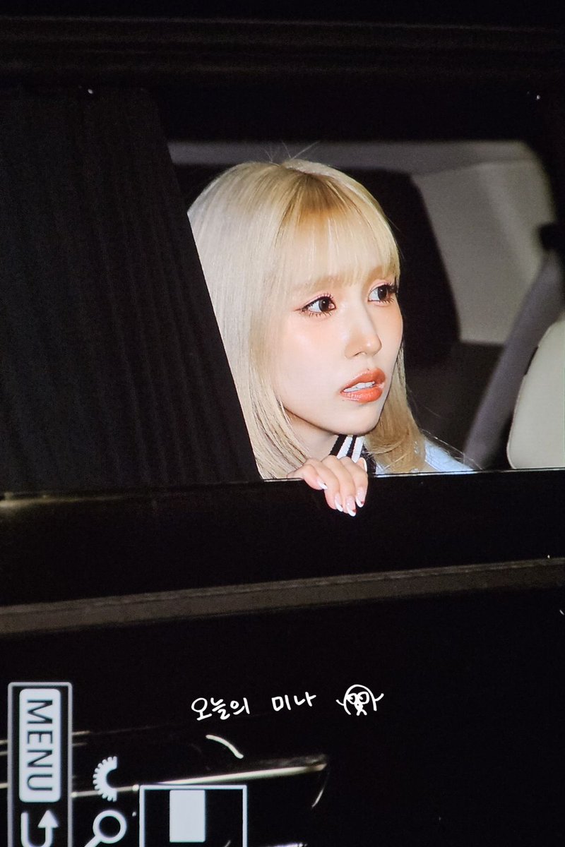 lovemenow_324's tweet photo. 241204 힝구,,
#TWICE #트와이스 #MINA #미나 #ミナ https://t.co/HdgpFHrwey