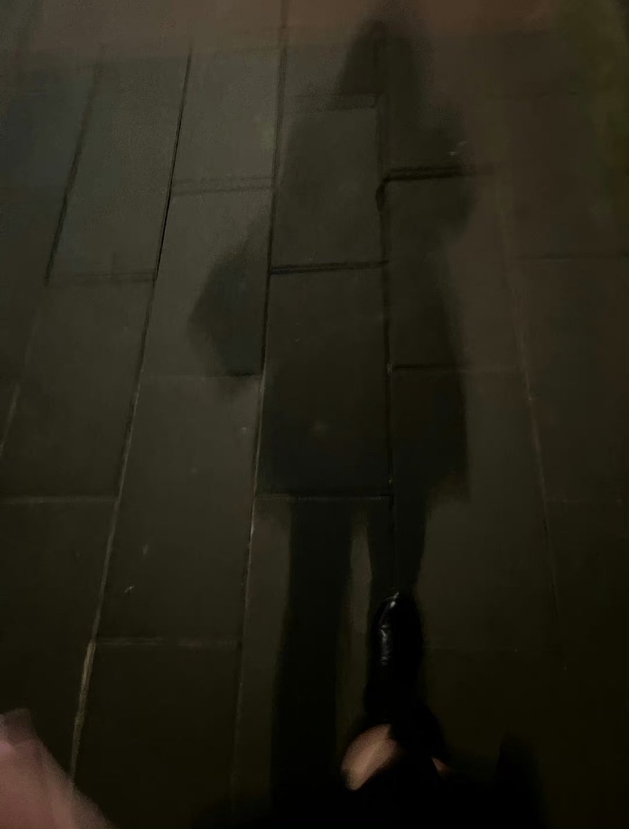 回来的最晚的一次，明天上班估计又要迟到了，12月才过了5天已经迟到两次了，昨晚冲的一次，加上今晚陪同事过生日搞的有点晚…… https://t.co/ktgwWOwmvL