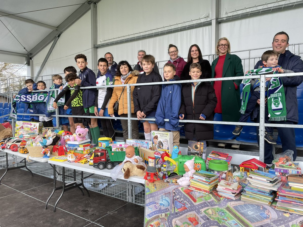 Aujourd’hui sous les nouvelles tribunes le club de rugby RCSSBG <a href="/stsebsurloire/">Saint-Seb</a> a déposé 360 jouets dans le cadre de l’opération « Les Sébastiennais ont du cœur » un grand merci pour cette belle solidarité. Jouets destinés à un public défavorisé via associations partenaires.