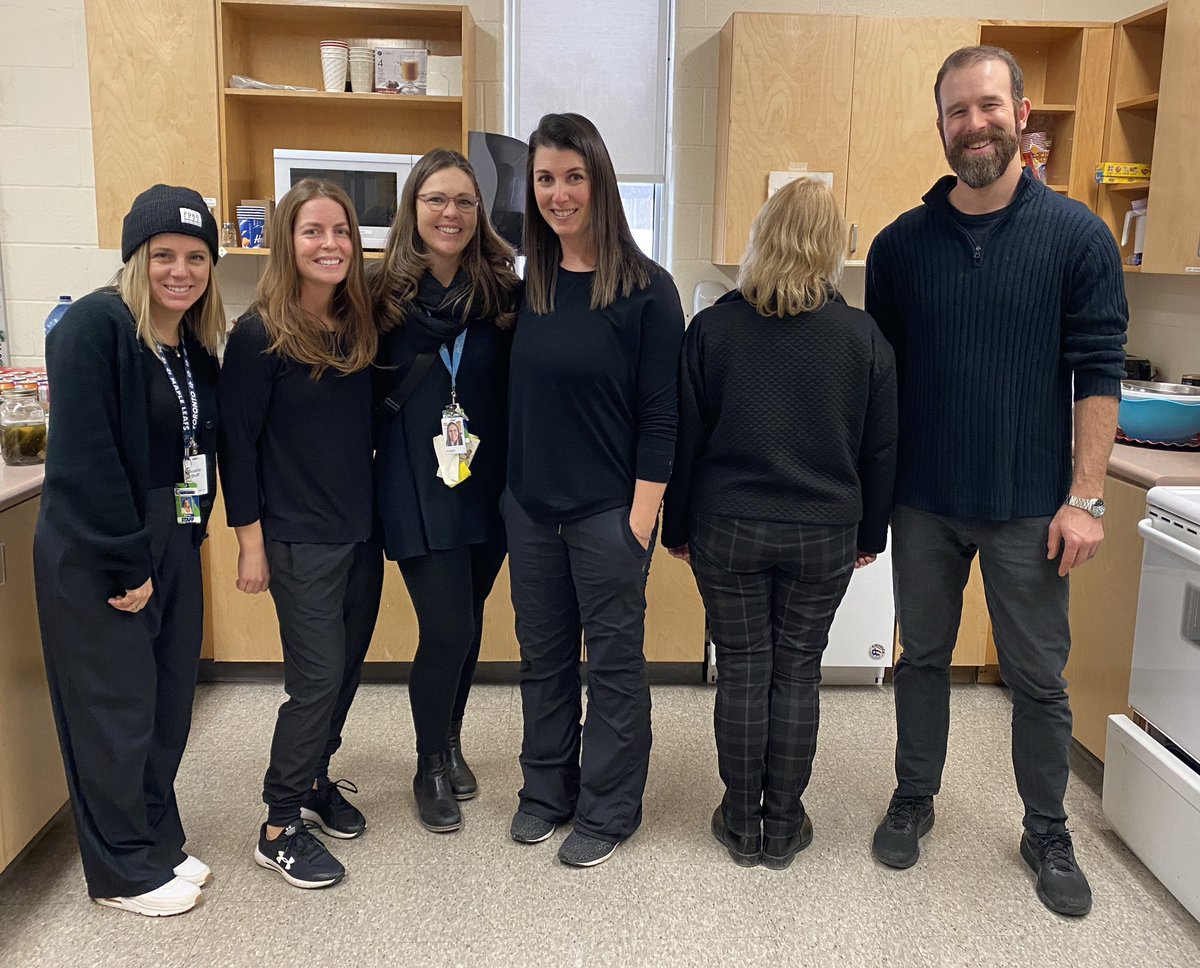 QuakerVillagePS's tweet image. It’s an “Underground Sprit Day” for staff. Ms. Forno, Ms. Campbell and Ms. Moloney’s classes were the first to catch on!