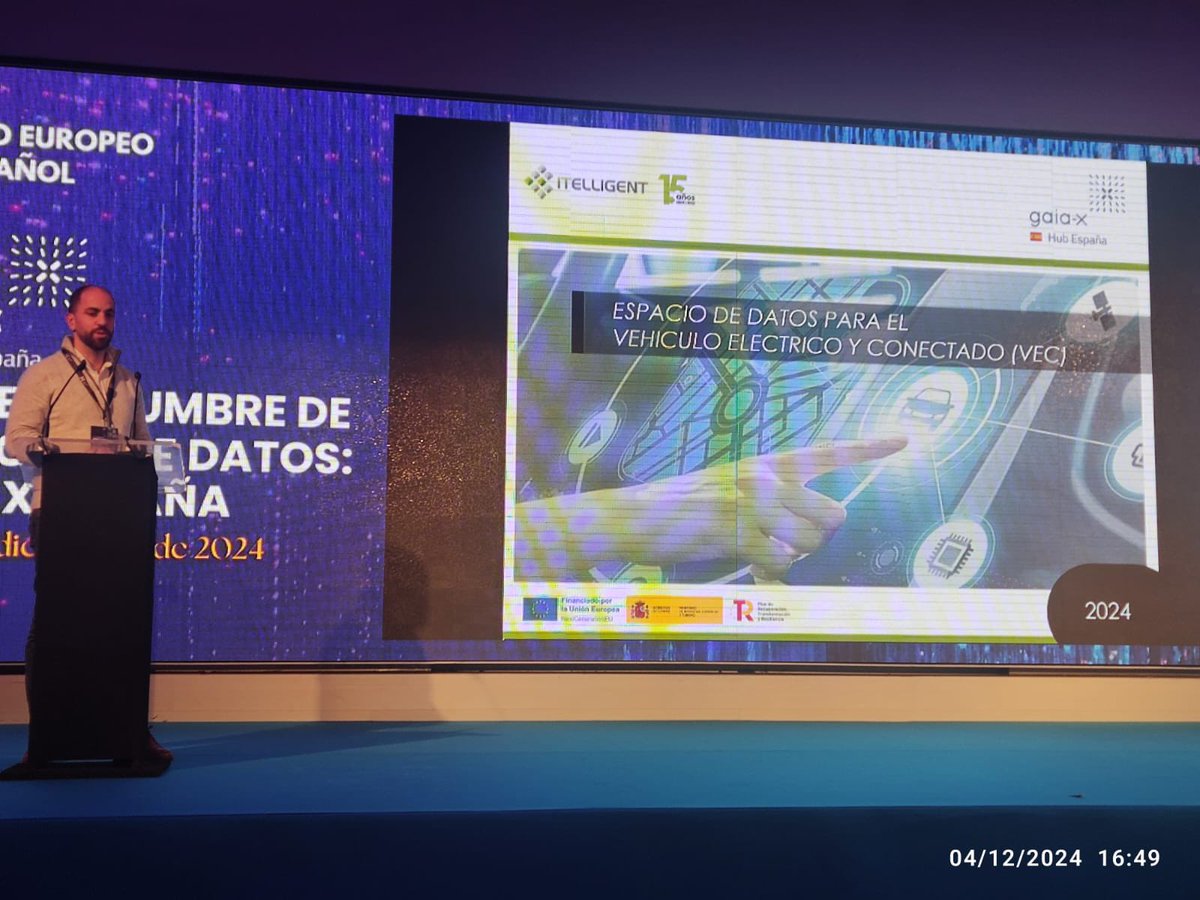 ITelligent_IT's tweet image. Primera Cumbre de #EspaciodeDatos @GaiaXSpain 

Nuestro CTO Mario Rivas, presenta el
CASO DE USO en #Movilidad: 

🎯 Espacio de Datos para el Vehículo Eléctrico Conectado