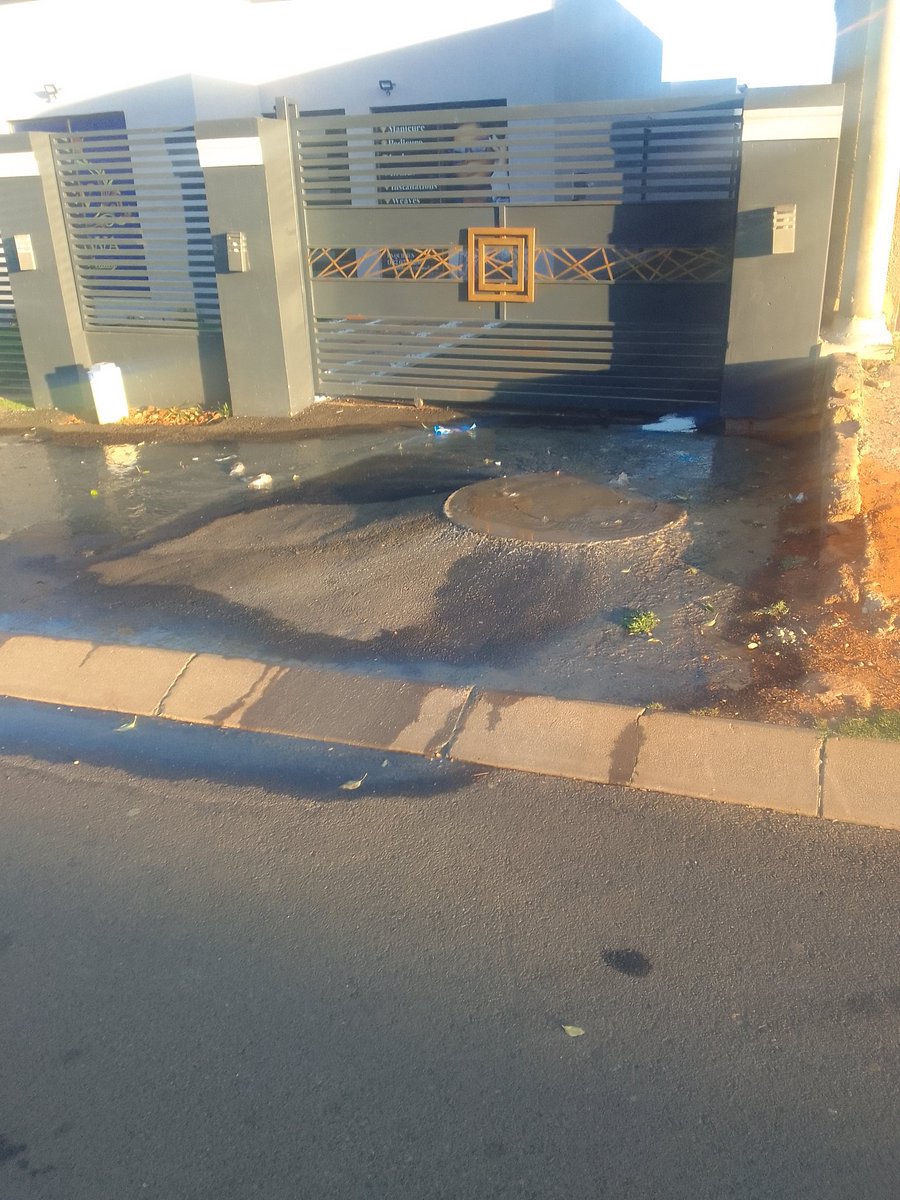 Sthezap38's tweet photo. @City_Ekurhuleni i like to report ablockage at 1512 langa street vosloorus https://t.co/zMzypvxxEx