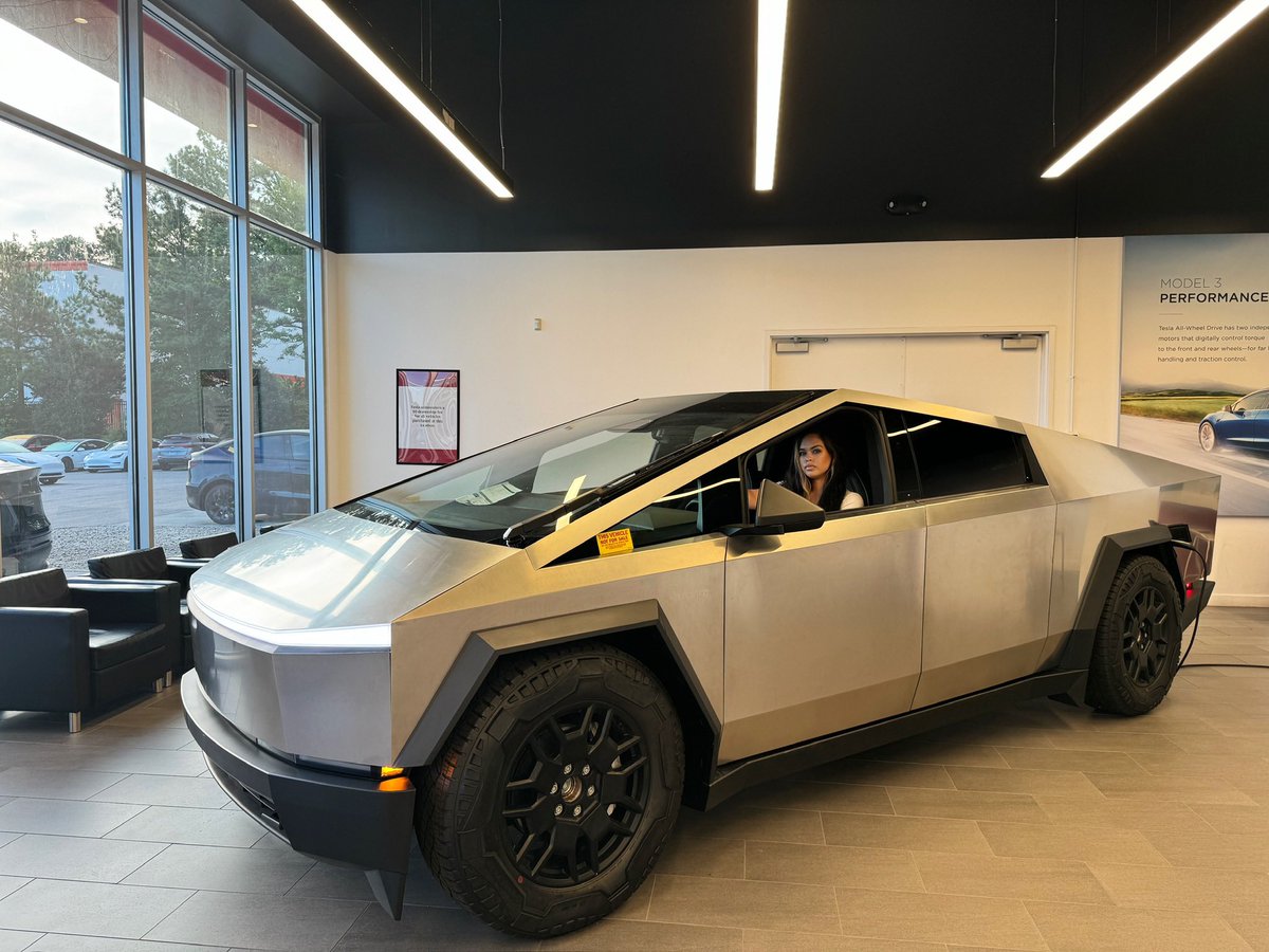 Need to make this happen…. I can’t resisttttt!!! 

Aundrey at High Point NC got me hooked even more than I already was.
Hope to be apart of the <a href="/Tesla/">Tesla</a> owner fam soon! 

<a href="/elonmusk/">Elon Musk</a> 👏🏽👏🏽👏🏽👏🏽