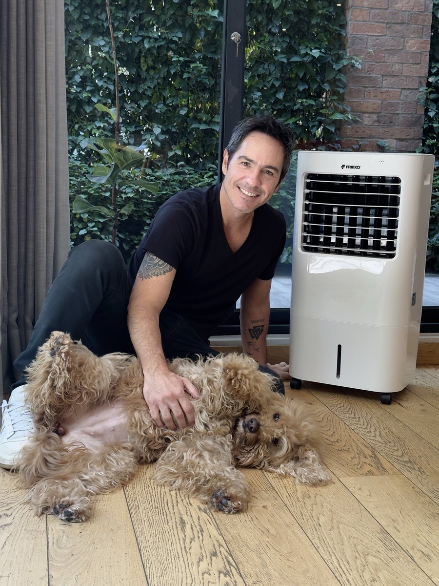 ¡Mi Frikko portátil! 😎Este enfriador es la solución
perfecta para mantenerte fresco y cómodo en los días más calurosos ¡La solución perfecta para
mantenerte fresco y cómodo en los días más calurosos! 🌬❄Consigue el tuyo en frikko.com
#ElClimaPerfectoEsFrikko