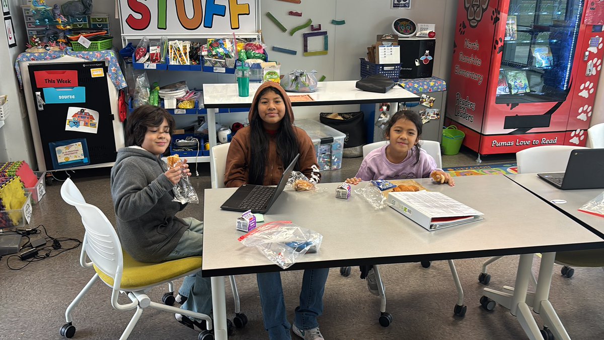 APanedaDLC's tweet image. Gearing up for our winter parade #GoPumas @northranchito 🐾 #RoboticsRocks
