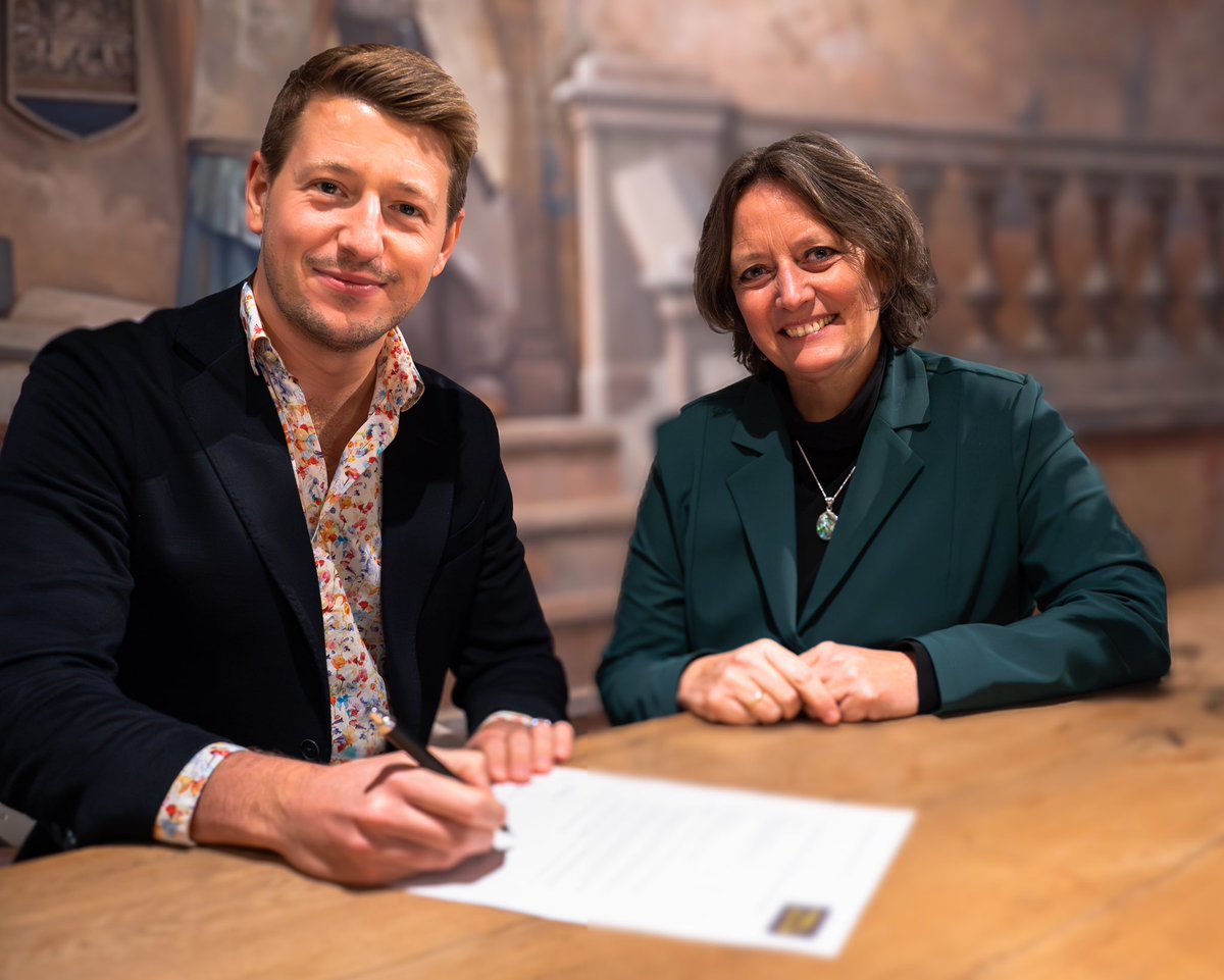 NEWS 📣✨ Happy to extend my contract as Chief Conductor of wonderful <a href="/philzuid/">Philzuid</a> until 2028. askonasholt.com/news/duncan-wa… <a href="/AskonasHolt/">Askonas Holt</a>