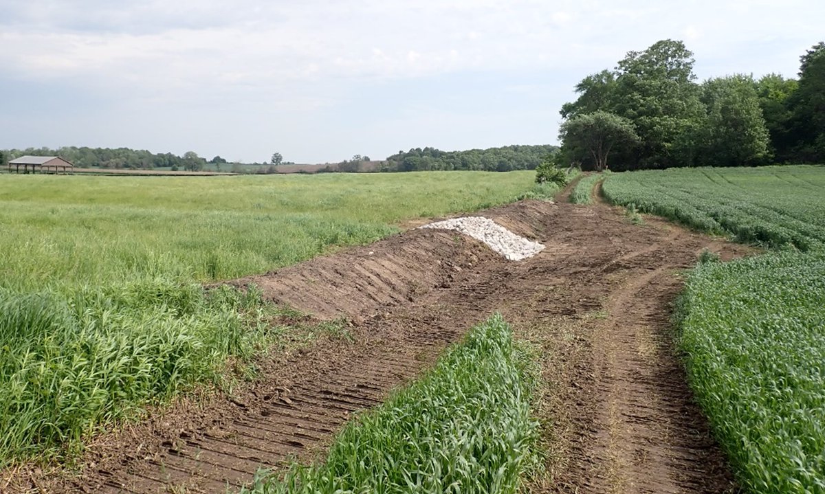 MaitlandStwdsp's tweet photo. Water and Sediment Control Basins (WASCoBs) help to reduce soil erosion by controlling overland flow and directing it into subsurface drains. Often, WASCoBs will have a small ponding area to collect water, which will drain over a 24-hr period. https://t.co/uzQBlS2zX7 https://t.co/eTdWyrFYTv