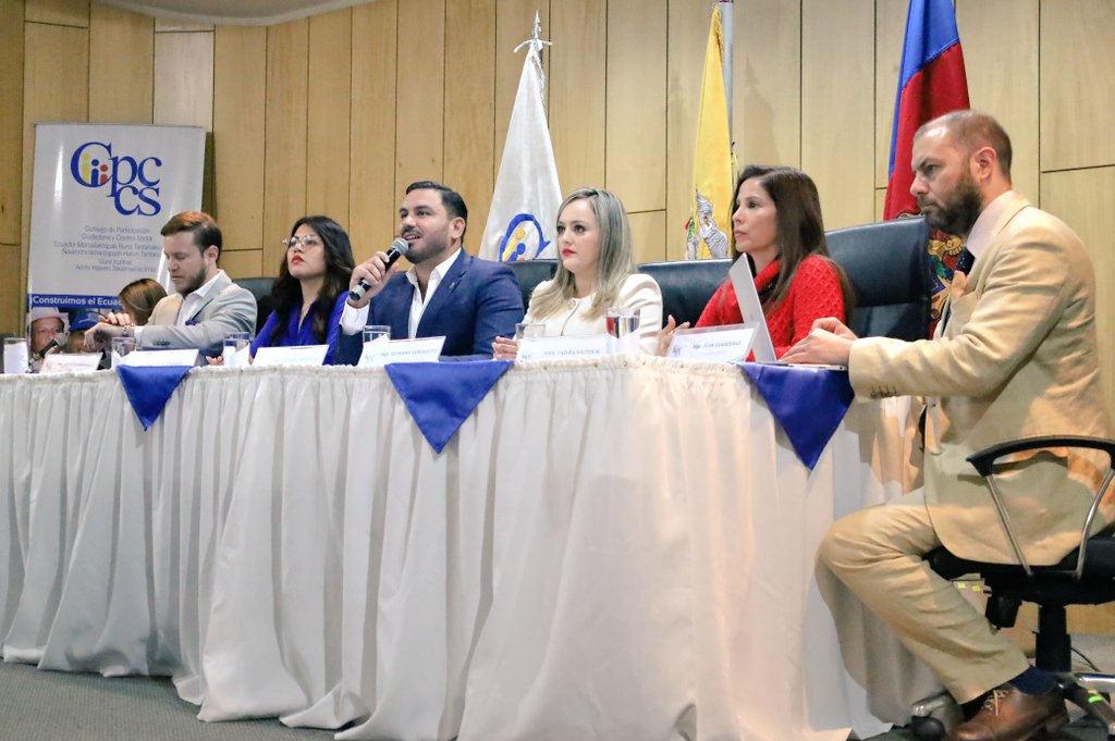 CpccsEc's tweet photo. #IMPORTANTE
Roberto Romero von Buchwald es el nuevo Superintendente de Bancos. El Pleno del #CPCCS lo designó con base en su preparación profesional, experiencia y el plan de trabajo que presentó para la institución.
@AndresFantoniB https://t.co/1udL3U98Ft