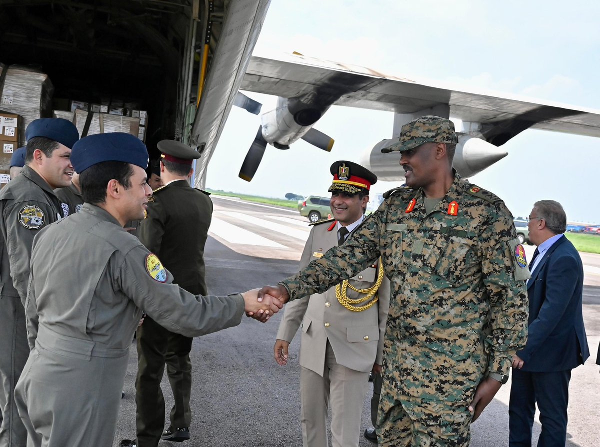 GcicAgriculture's tweet photo. The consignment, donated by the Arab Republic of Egypt, was received by Brig Gen Dan Kakono, the Field Artillery Division Commander, on behalf of the Chief of Defence Forces, Gen Muhoozi Kainerugaba. 
@MAAIF_Uganda @MODVA_UPDF https://t.co/qPl0Lm3G51