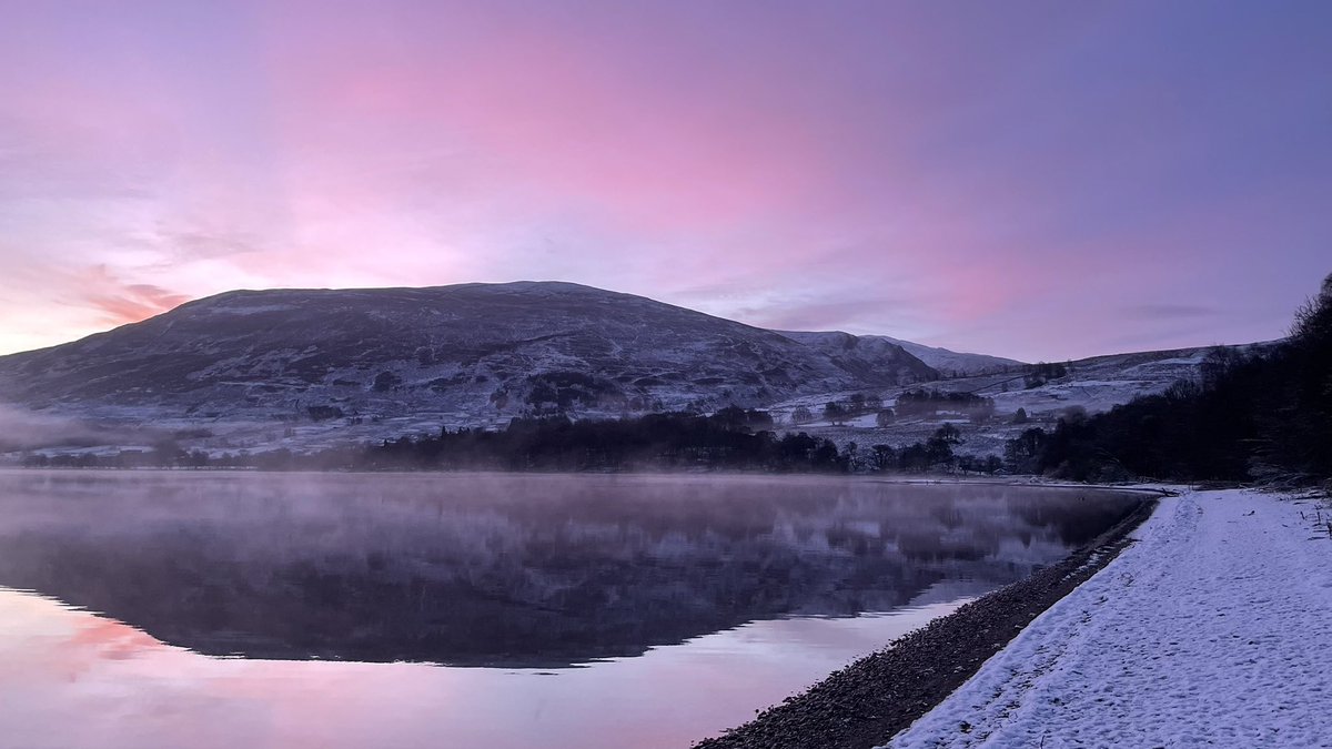 jenscotney's tweet image. Beautiful sunrise walk at the loch today 🌅