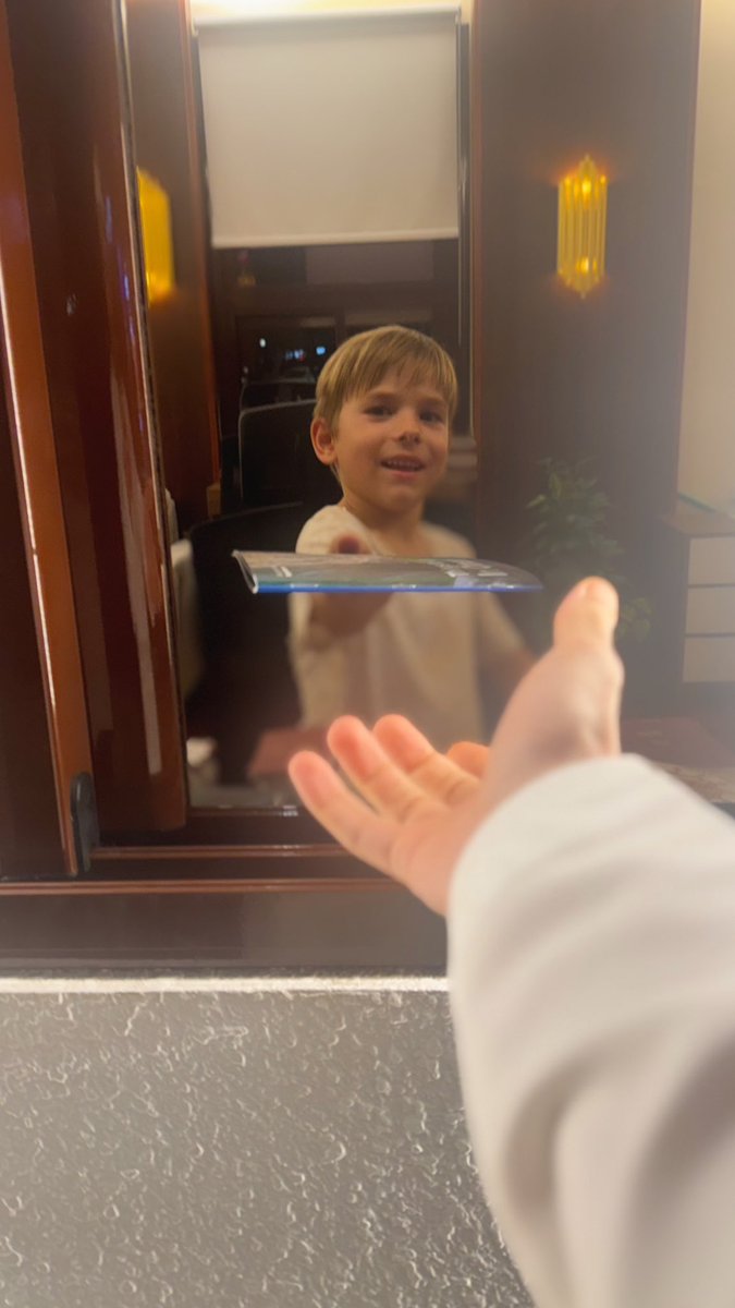 المرشد السياحي الصغير هو نافذتنا الصغيرة لعالم كبير، ينقل المعرفة بحماس وينشر البهجة بين الزوار، بروح من الشغف وحب الاستكشاف.
"مركز الارشاد السياحي بامطرح"
<a href="/OmanMHT/">وزارة التراث والسياحة - سلطنة عُمان</a> 
<a href="/ExperienceOM_AR/">اكتشف عُمان🇴🇲</a>