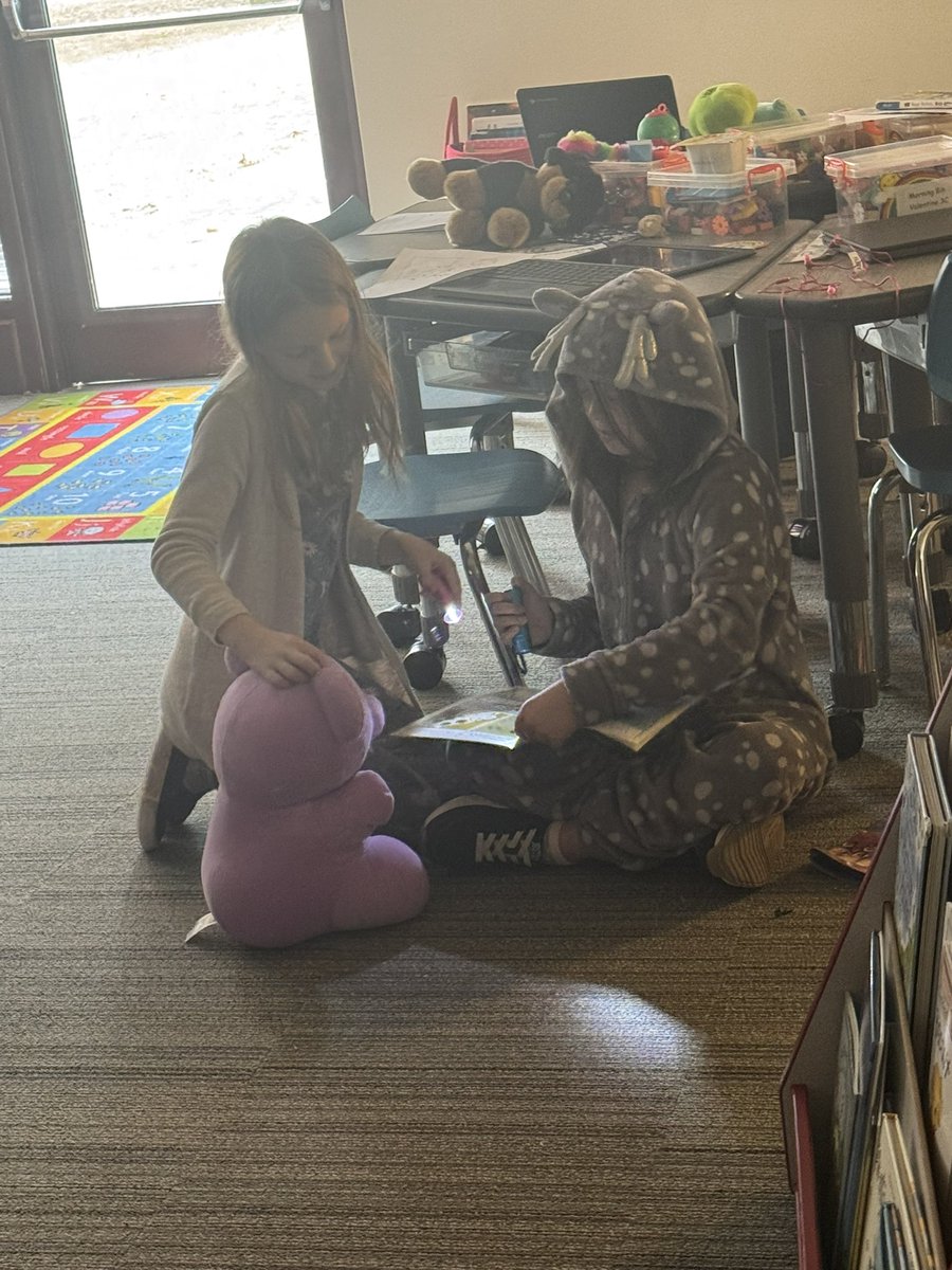 Mrs. Valentine 3C tweet media