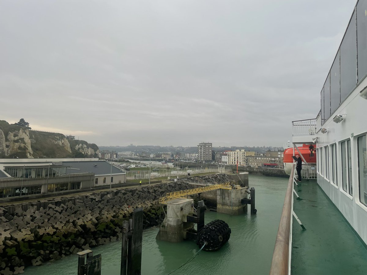 ScudandthesTig's tweet photo. Day 6 Bordeaux trip. Sailed from Newhaven at 11:00, reached Dieppe 4 hrs later.
Then drove 30km south to free aire at Auffay just north of Rouen before darkness fell.
Ready for another long stretch on the road tomorrow 🚐⛴️🇫🇷🍷
#vanlife #motorhomelife #UBB #tigers #auffay https://t.co/Jkj1j7GlbJ