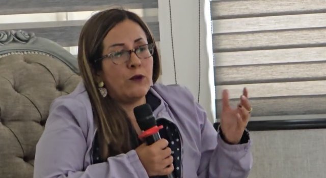 2- La instancia propuesta es de naturaleza consultiva para: *garantizar el diálogo permanente entre el sector periodístico y el gobierno *crear agenda de incidencia colectiva y *contribuir con el seguimiento a la implementación de la Política Pública <a href="/petrogustavo/">Gustavo Petro</a>  <a href="/CristoBustos/">Juan Fernando Cristo</a>