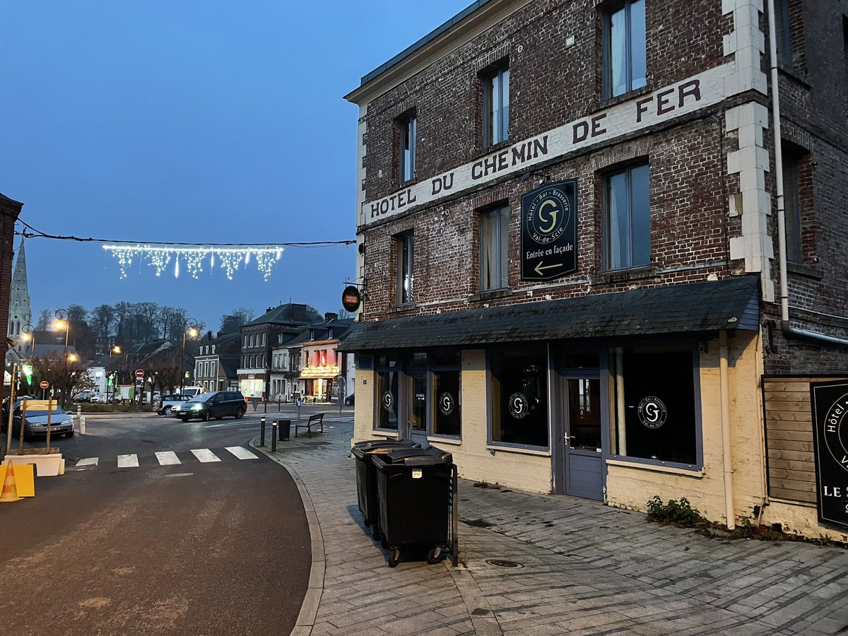 ts_thesTig's tweet photo. Day 6 Bordeaux trip. Sailed from Newhaven at 11:00, reached Dieppe 4 hrs later.
Then drove 30km south to free aire at Auffay just north of Rouen before darkness fell.
Ready for another long stretch on the road tomorrow 🚐⛴️🇫🇷🍷
#vanlife #motorhomelife #UBB #tigers #auffay https://t.co/cCOyPpOHzv