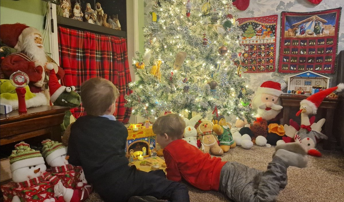 mariamunkey's tweet photo. @SCambuslang Isaac &amp; Elijah enjoying their special time with the Travelling Crib. 🥰🙏 https://t.co/mgWUySohl5