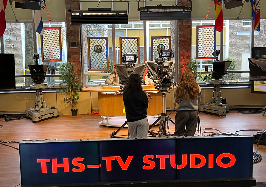 Tenafly High School offers a Media, Television &amp; Video Production curriculum that gives students an opportunity to produce daily sports, news, &amp; lifestyle content. The students utilize Sony’s professional cameras as part of this program. Learn more: bit.ly/3Vi7elh