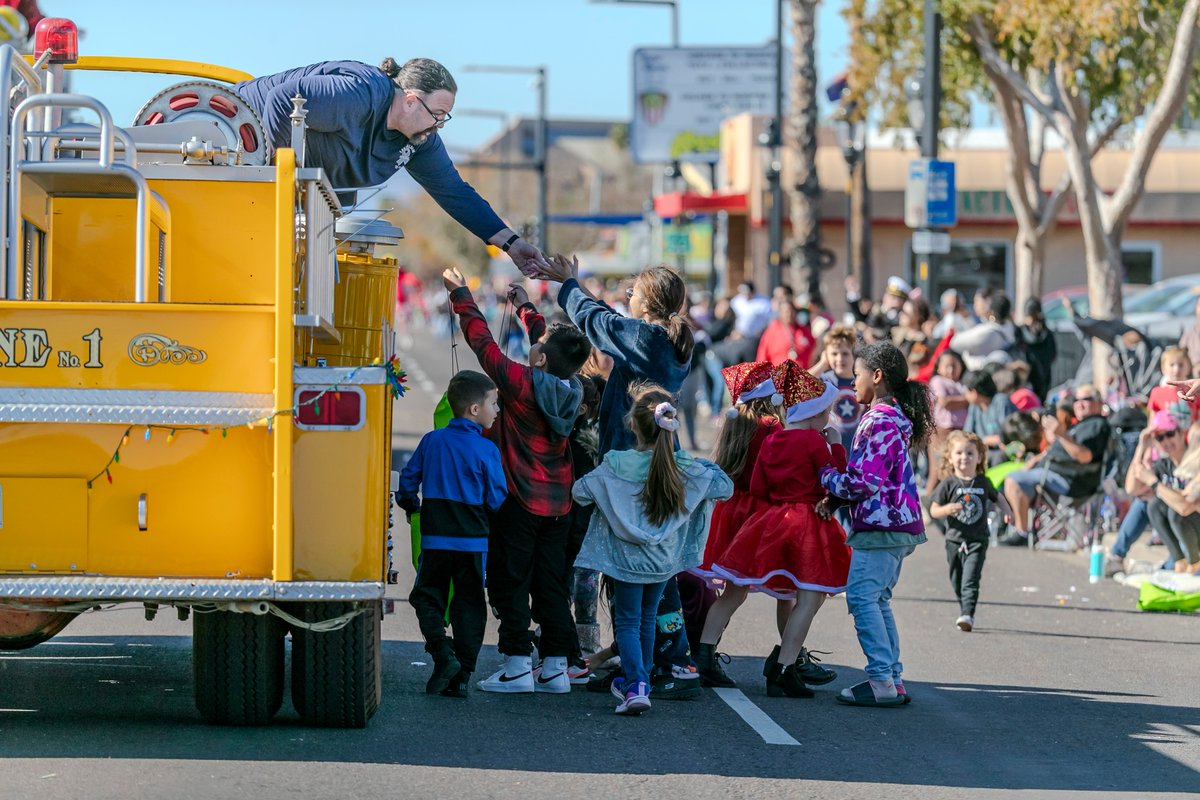 HCParadeAZ's tweet photo. This could be your view at the parade this year!
For more information, visit our website: https://t.co/vSKL0UZ1GS https://t.co/70w5dOEEny