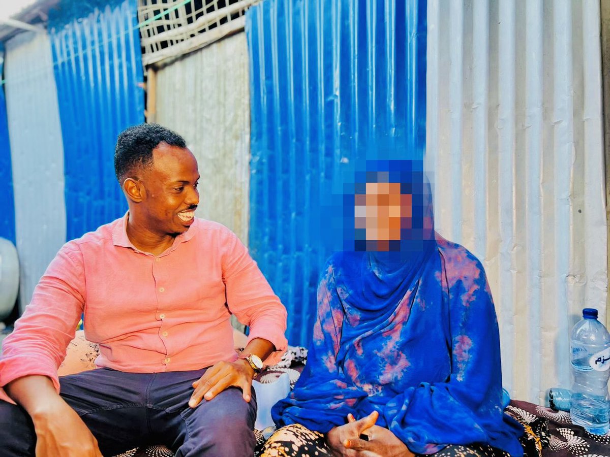 On a joyful day, we shared the situation of mother,Maan  Hassan who lives in the Deniile District and has been struggling with illness. After her condition worsened, we took her to Yardimeri Hospital. Today, we visited her and were delighted to see her happy and smiling