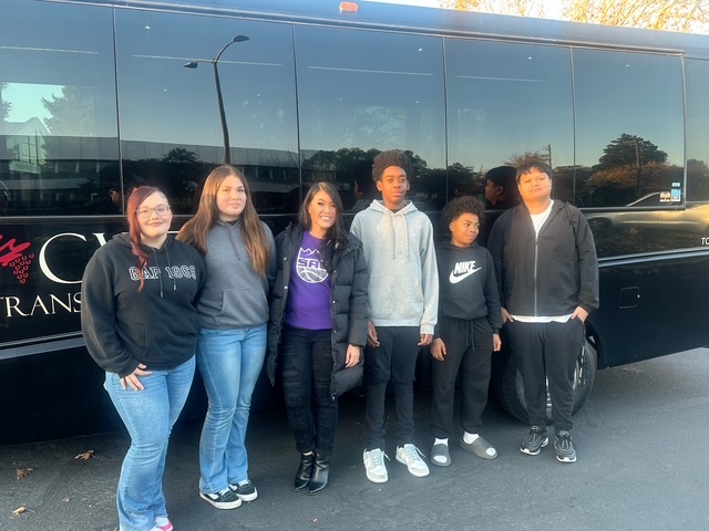 LisaLisalew's tweet photo. Thank you to the Fairfield Community Services Foundation &amp; Medic Ambulance for providing @sheldoninnovate scholars with this amazing experience! They enjoyed watching the game from the suite! #gokings #SheldonPRIDE https://t.co/kiFKjNpf7w