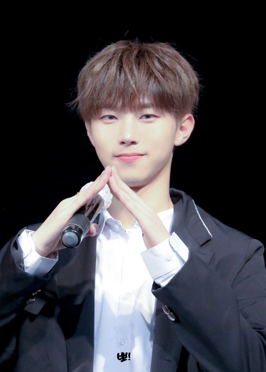 세상 모든 행운이 너에게 닿길 바라 ( ͒ ु•·̫• ू ͒) ♡

#HAPPY_HYUNWOO_DAY #GoldenVoicePreciousHyunwoo 
#우리_은빛목소리_현우 
#싸이커스 #현우 #최현우 #xikers #hyunwoo