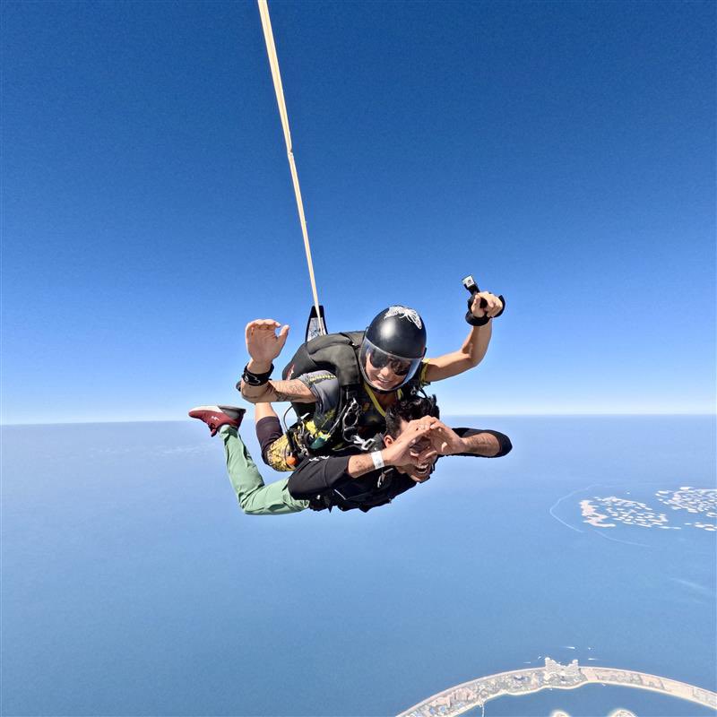 skydivedubai's tweet photo. Adventure speaks every language! With instructors from over 30 countries, whether it's Hola, Bonjour, Marhaba, Namaste, or Privet, we've got you covered here at Skydive Dubai. ๐ช ๐
ย
#SkydiveDubai #FlyingAdventures #MyDubai https://t.co/FEieOAc6w3
