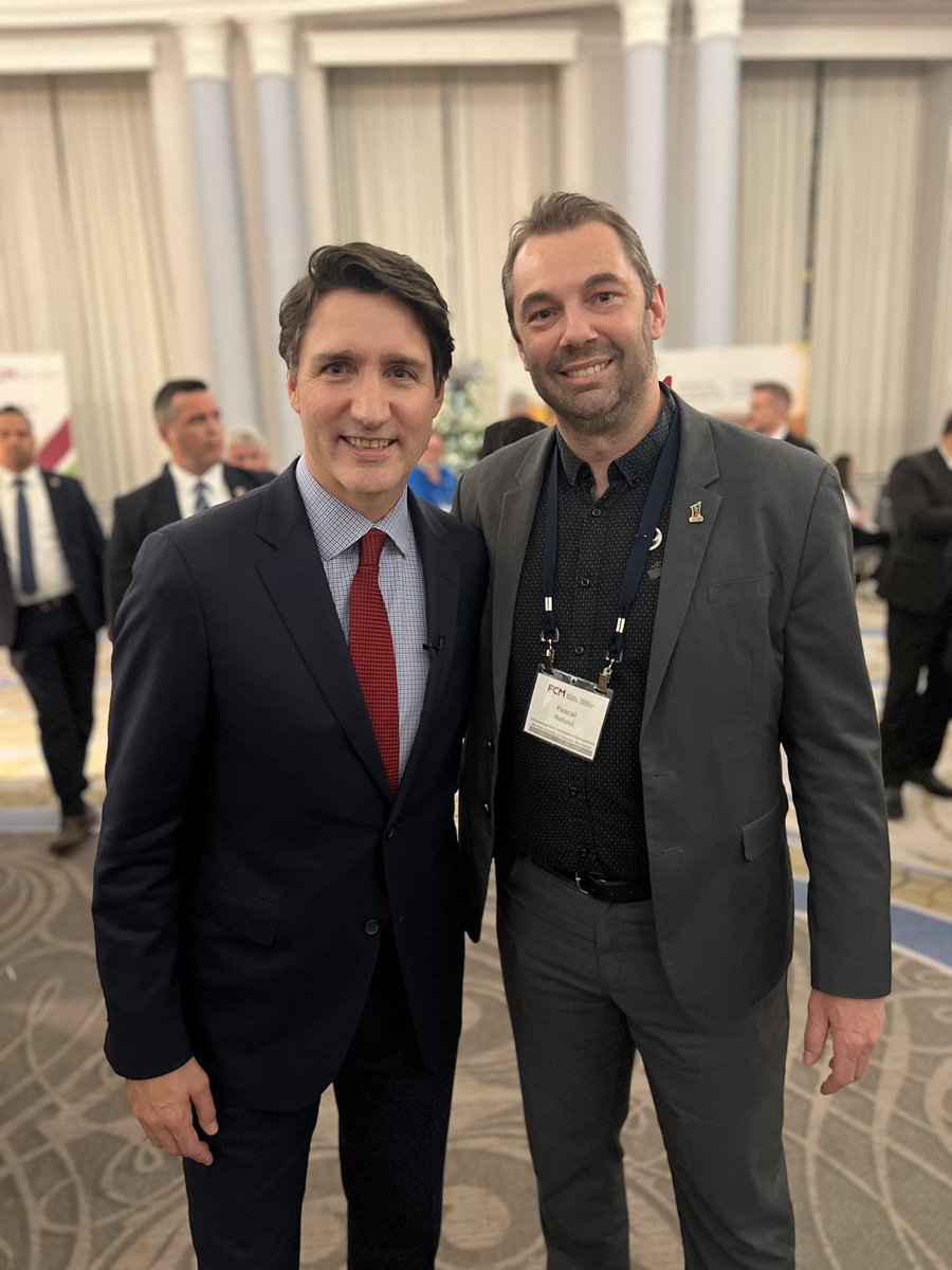 Des rencontres intéressantes dans le cadre des journées de représentation de la <a href="/ReseauFCM/">Fédération canadienne des municipalités</a> 
Les municipalités sont au premier plan pour répondre aux besoins des citoyens!
#munican #polcan