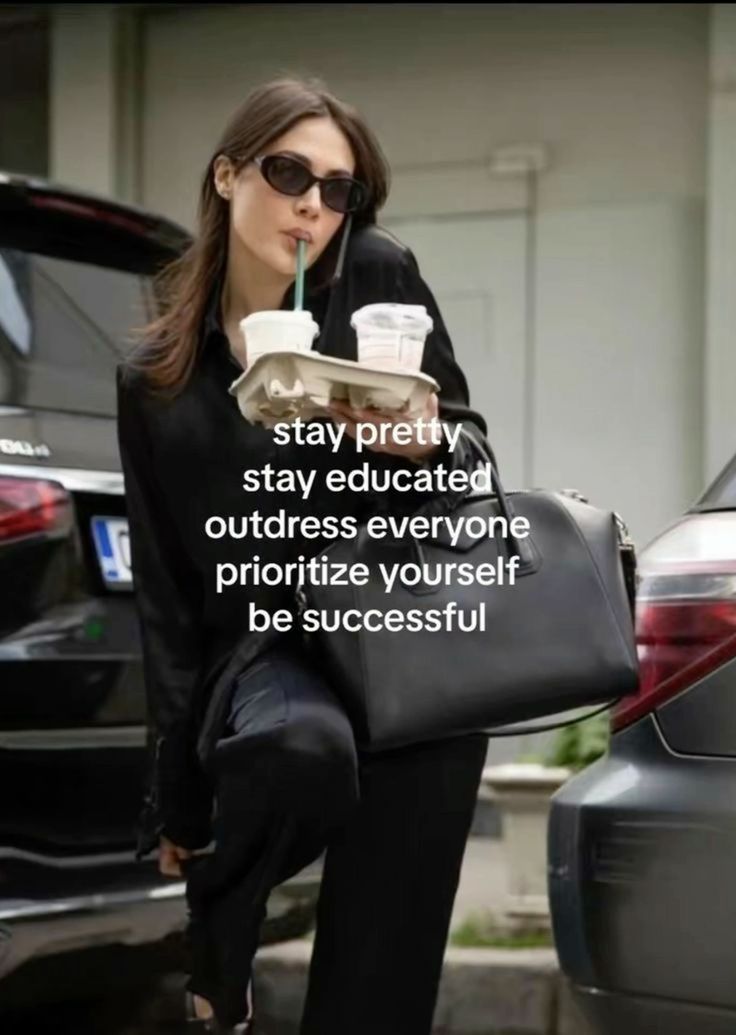 Mungkin ada yang cocok menikah umur 25 tahun krn udah matang secara emosi, ekonomi, dan kecocokan dg pasangan

Tapi buatku saat itu harusnya ga maksain buat nikah umur 25 tahun kalo belum siap. Seharusnya aku raih ambisiku dulu kerja, banyakin uang, dan prioritasin healingku