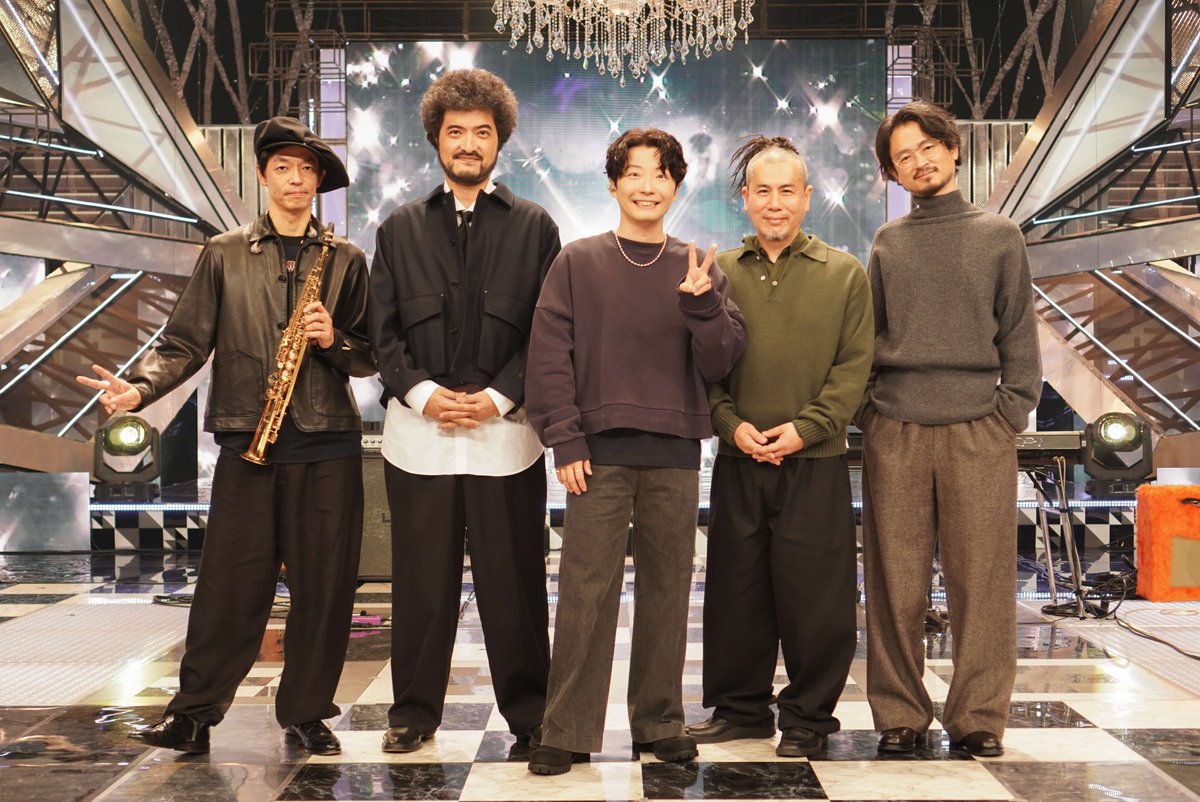 星野源が「2024 FNS歌謡祭 第1夜」 に出演！
「不思議」と「光の跡」をそれぞれフルサイズでお送りしました。

ご感想はぜひ #FNS歌謡祭 #星野源 までお送りくださいね✍️