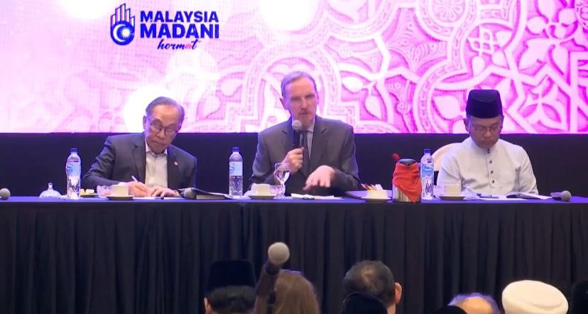 Apa yang Kau buat ni <a href="/DSDrNaim/">Dr Naim</a> penat berbahas di parlimen atau penat tekan airhon? PMX pun mencatat Kau boleh lelap pulak. Tak gitu <a href="/abuhafiz1/">Dr. Abu Hafiz SH</a> <a href="/RozaimiRamle/">Dr Rozaimi Ramle</a> <a href="/bumilangit/">PU Leather</a> ?