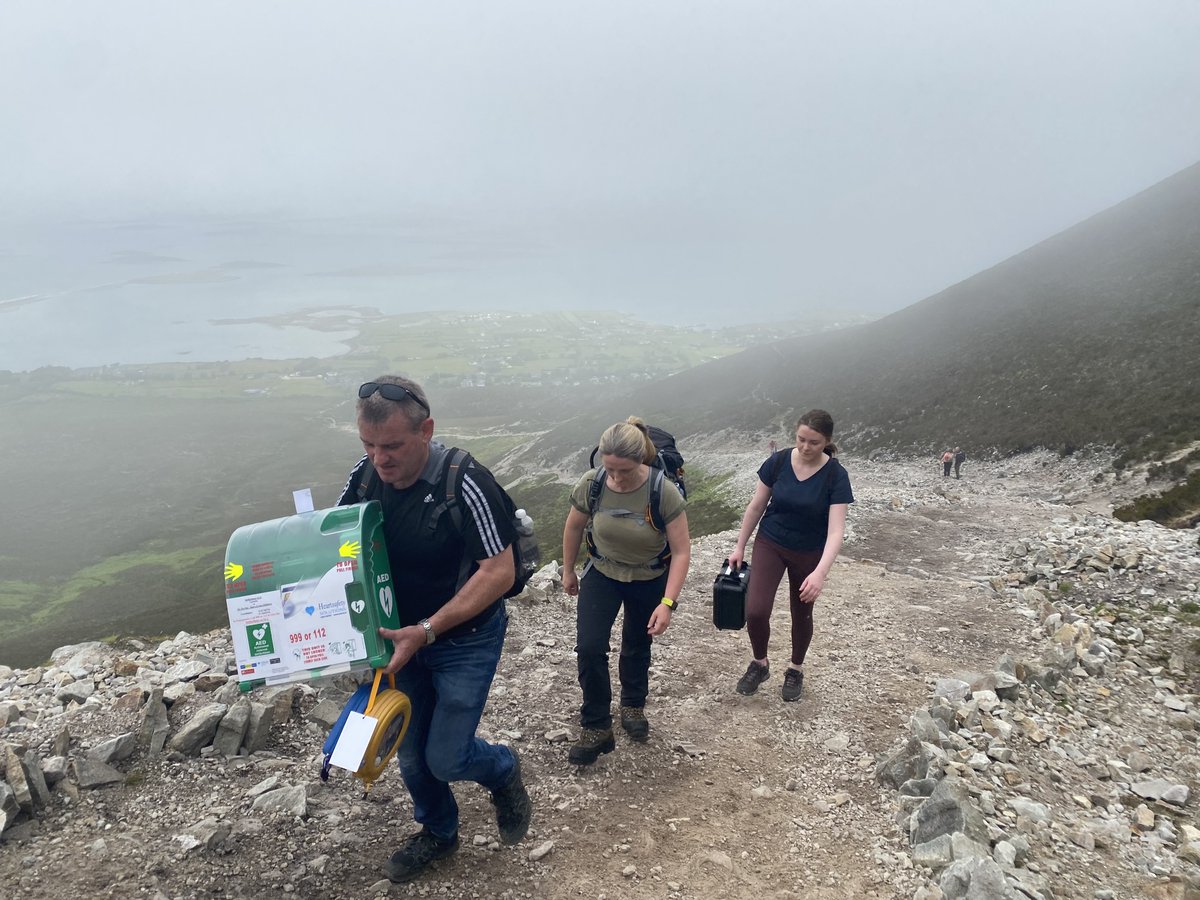 Anger and outrage in Mayo as vandals destroy life saving defibrillator unit on the summit of Croagh Patrick <a href="/rtenews/">RTÉ News</a> #CroaghPatrick