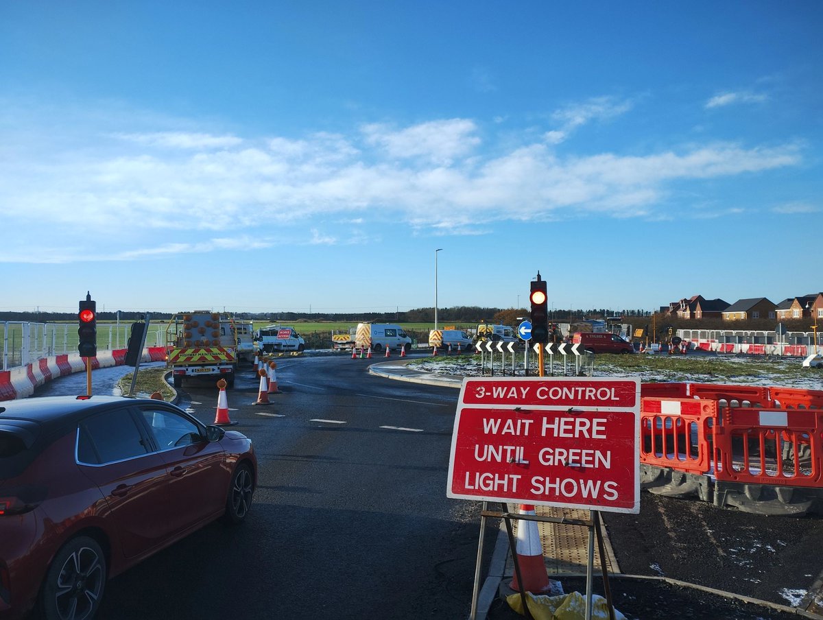 The gloves were definitely on for this deployment...❄️🧤

Despite the cold, Evo1 was efficiently delivered and deployed at this new location, courtesy of Premier Traffic Management.

Brilliant efforts from everyone involved in this project! 👏