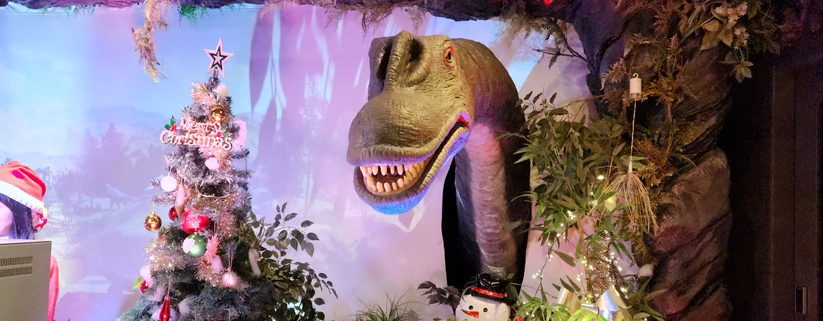 明日朝イチの便で沖縄とかしんどいスケジュールだったんで、近くの変なホテルとってしまいましたわ