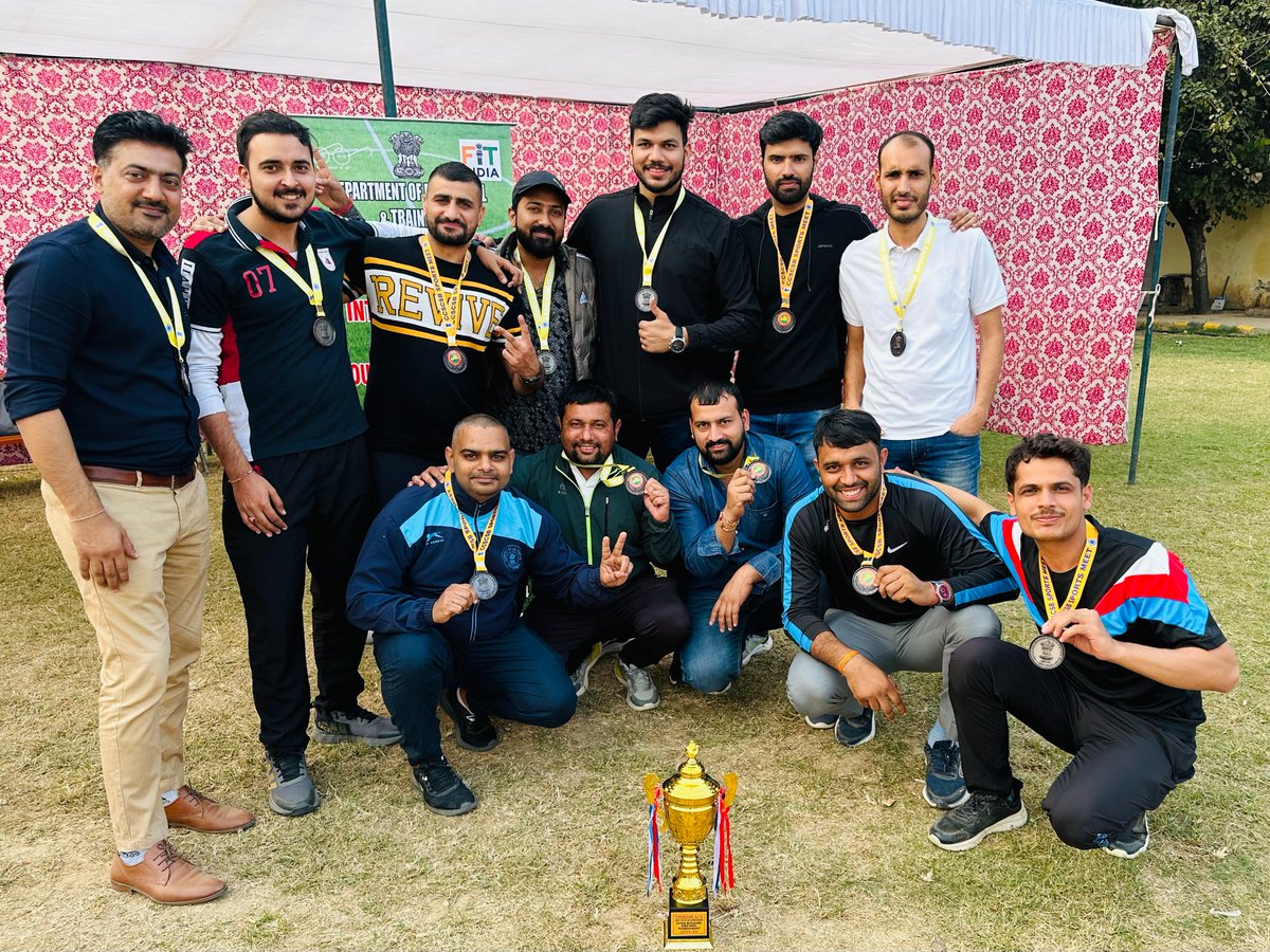 fooddeptgoi's tweet image. Department of Food and Public Distribution has won the Bronze Medal in the Inter-Ministry Kho Kho Tournament, 2024-25 organized by CSCSB on 29.11.2024
The Kho Kho team was felicitated today at Krishi Bhawan.
#Sports #IndianSports #Cheer4Bharat
