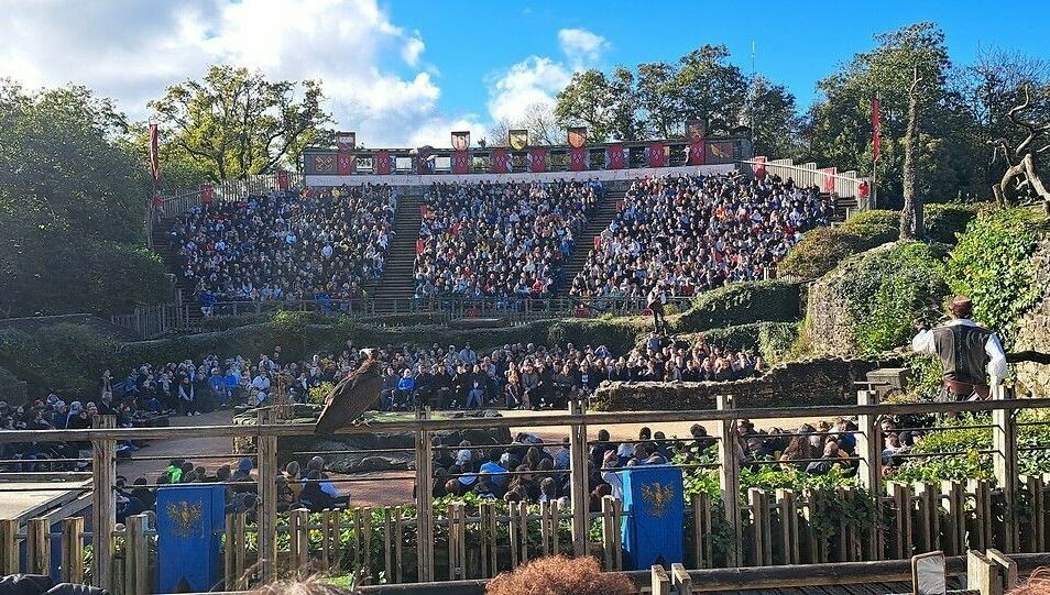 En Vendée, des agriculteurs se fâchent contre le rachat de terres par le parc du Puy du Fou
➡️ l.francebleu.fr/J2BI