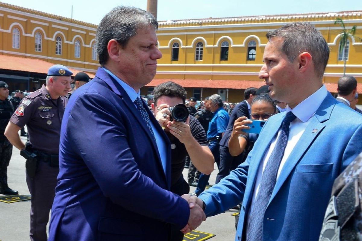 BlogdoNoblat's tweet photo. Qualquer governador civilizado já teria demitido Derrite da SSP. Sua permanência  comprova que a violência policial é uma política pública de Tarcísio de Freitas. https://t.co/abbzlcdHTz