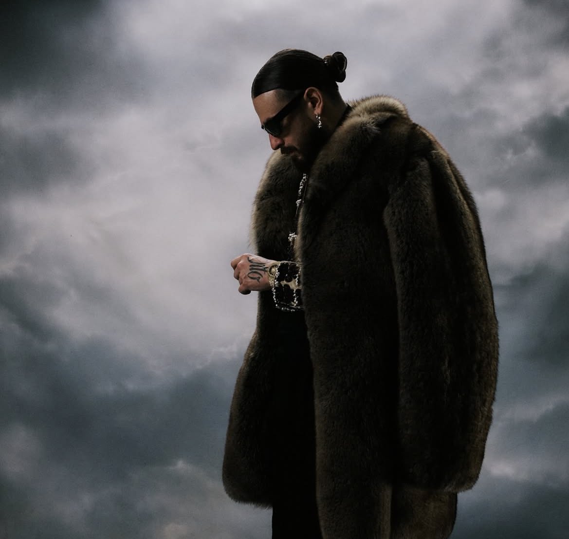 SCH X DAMSO 🚨🚨🚨🚨🚨

SCH semble teaser le clip du morceau 2:00 en feat avec Damso !