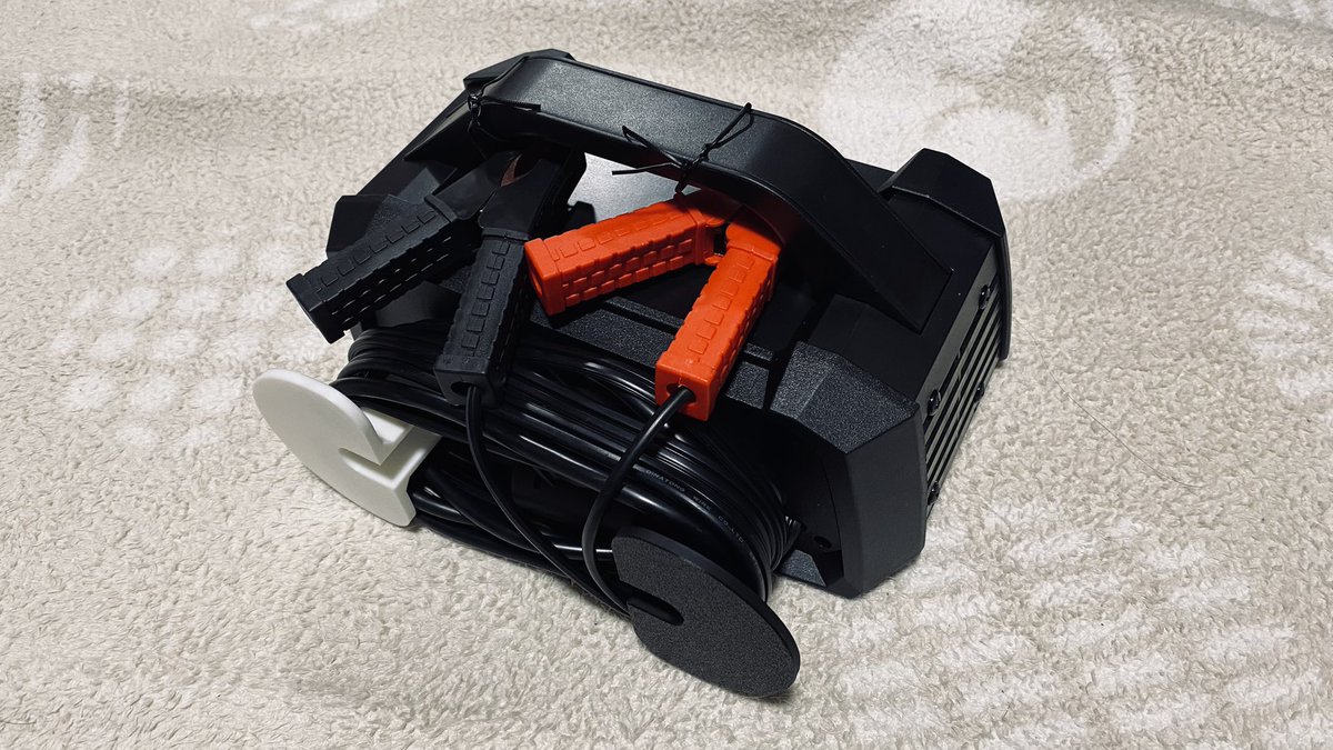 funyapi_02's tweet photo. バッテリー充電器のケーブルホルダーが心許ないので巨大化させました
純正はキレイに全部巻けないので満足✨
さすがbambu lab A1はkp3sより早い！
AMSの設定ミスって左右色違いになってしまった🥺 https://t.co/EOYxoUEqCz