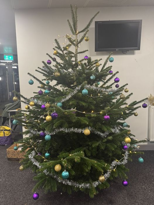 During Inset Day we received and decorated our fabulous Christmas tree from <a href="/pinesandneedles/">Pines and Needles 🌲</a> 📷 that is in reception. 

To get 10% off your real Christmas tree (up to 6ft) use code SCHOOL10 at one of their pop-up stores/online. For your nearest store:  bit.ly/3Uqb0Z