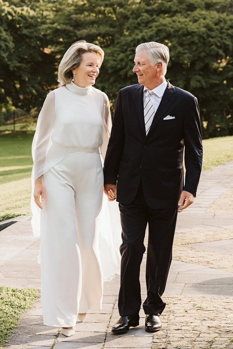 🖤💛❤️Wishing a very happy silver wedding anniversary to our King and Queen! May your bond continue to inspire and strengthen.
#silveranniversary #belgianroyals
📷: Vlad VDK