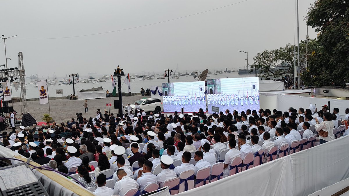 MumbaiAkashvani's tweet photo. Beating Retreat and Tattoo Ceremony
from The Plaza of Gateway of India,
#indiannavyweek
#NavyDay
@SpokespersonMoD | @indiannavy | @MIB_India | @airnewsalerts @DefPROMumbai @IndiannavyMedia @indiannavy @IN_WNC @prasarbharati https://t.co/nd5ZJLMCLj