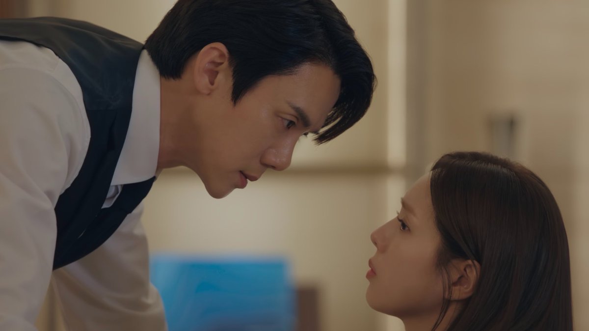 dizzy_wx's tweet photo. me finding this kdrama that fills the void after the judge from hell: https://t.co/dUFqNqyWYv