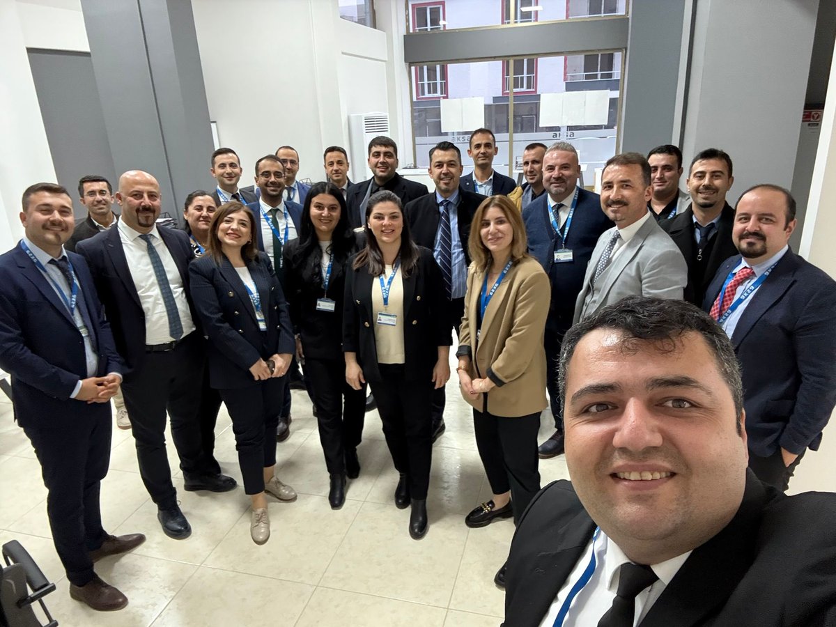 EmreKozak33's tweet photo. #Mersin Bölgesi İcra Toplantımızı, bölge yöneticilerimizin katılımıyla #Mut ilçemizde gerçekleştirdik. Süreçlerimize dair yapılan değerlendirmeler, çalışmalarımıza önemli katkılar sağladı. Tüm yöneticilerimize teşekkür ederiz. 

#Aksa #Çukurova #doğalgaz @tufandmn https://t.co/sGm9XaPH2O
