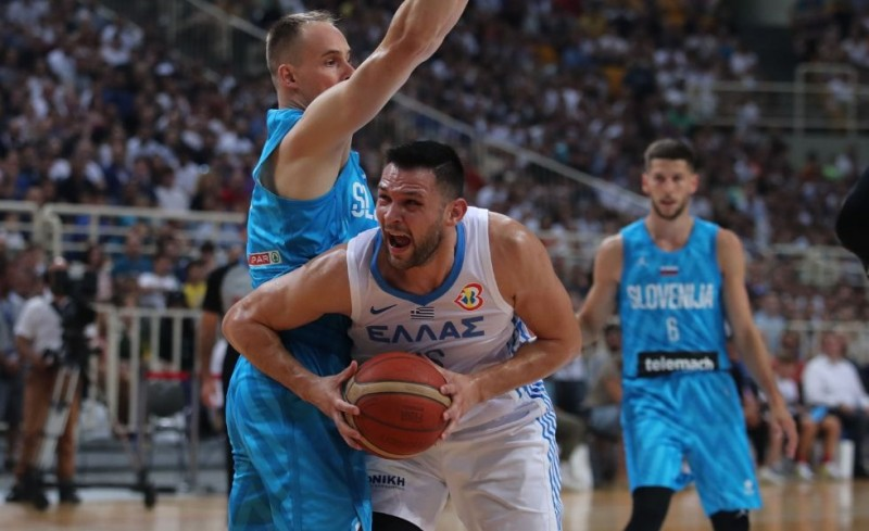 CapoRedGray's tweet photo. Μετά την απόφαση της ULEB να γίνουν οι αγώνες στο Άμπου Ντάμπι (με προφανή λόγο τη συμμετοχή της Μακάμπι και του αποκλεισμού των Ρωσικών ομάδων) νομίζω ότι ήρθε η ώρα να μποϋκοτάρουμε το επαγγελματικό μπάσκετ.
#Μητσοτακη_γαμιεσαι #ULEB https://t.co/Y4FTLYkyOI